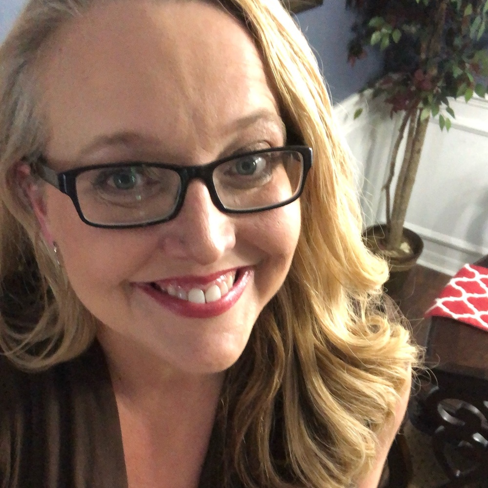 Meet your Posher, Stephanie